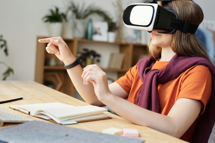 The Impact of AR and VR Technologies on the Profitability of Real Estate Companies