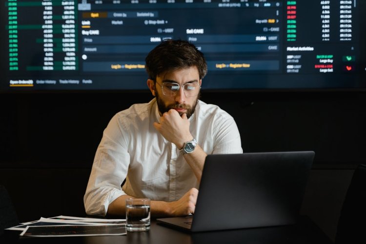 AI Marketing vs Traditional Marketing: What’s Actually Working Better?